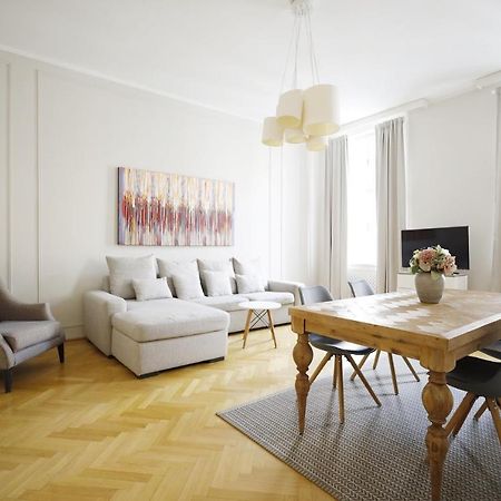 Heymi Apartments Karlsplatz Vienna Exterior photo