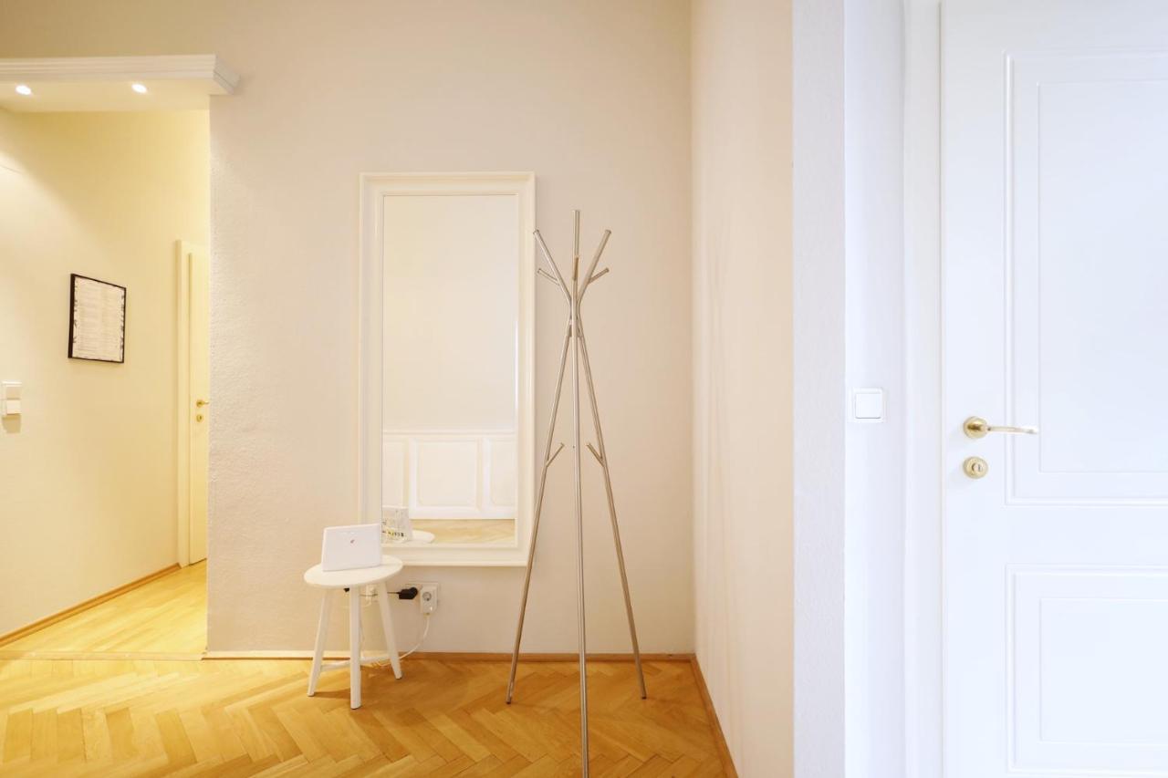 Heymi Apartments Karlsplatz Vienna Exterior photo